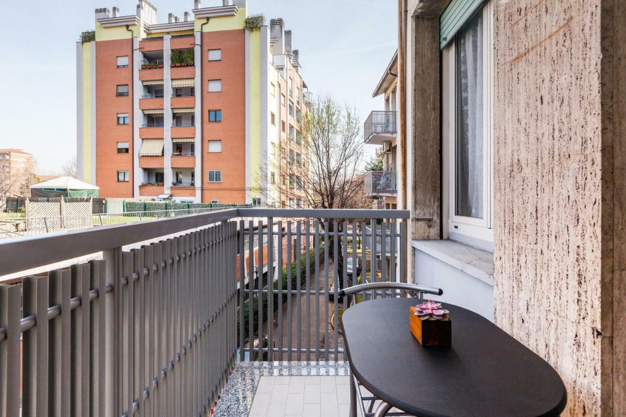 Milano Apartment Ana Esterno foto